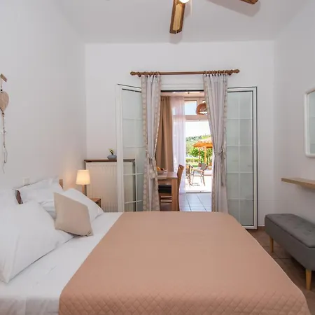 Theoxenia - Ground Floor Apartment *