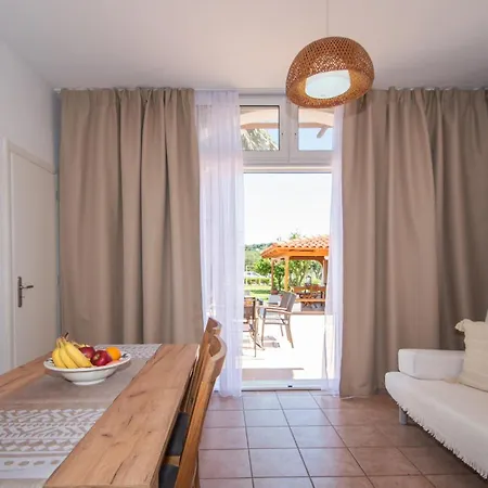Theoxenia - Ground Floor * Lithakia (Zakynthos)